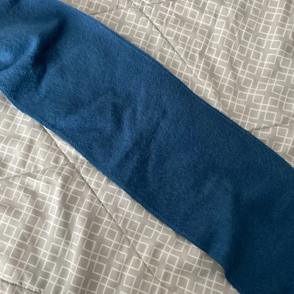 Peruvian Alpaca Camargo dark blue fringe scarf - Picture 17 of 17